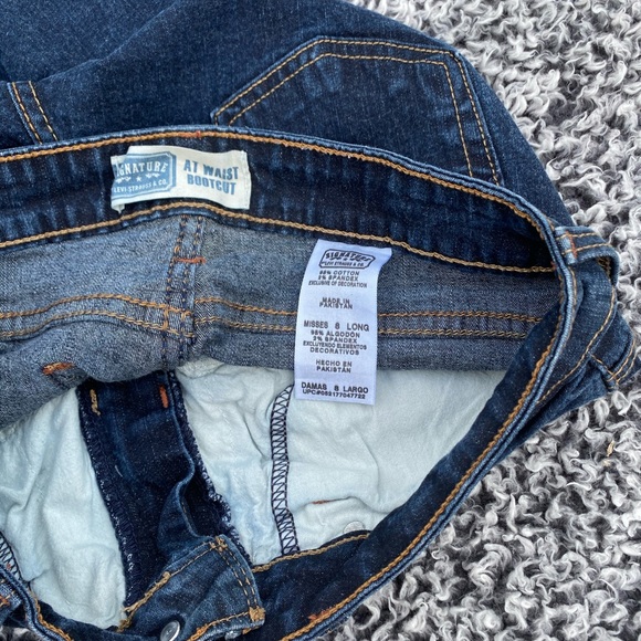 Levi’s Strauss jeans, boot cut. ‘At Waist’ high rise - Picture 11 of 15